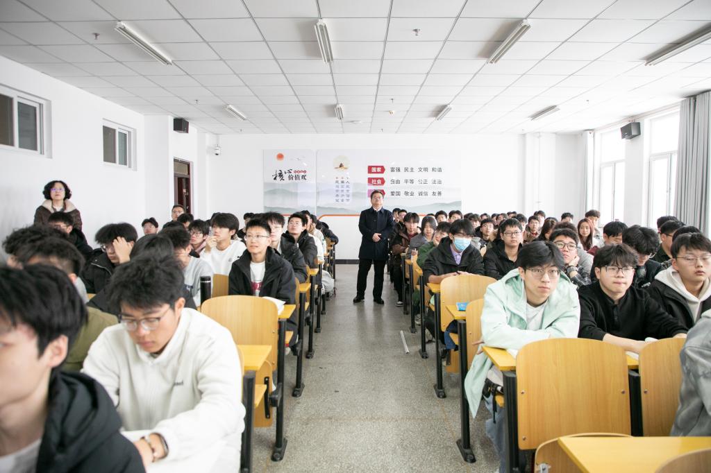 校领导带队检查2026年春季学期开学准备工作